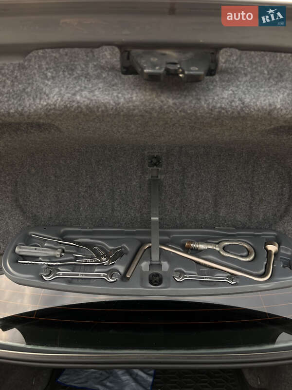 Седан BMW 3 Series 2003 в Ивано-Франковске