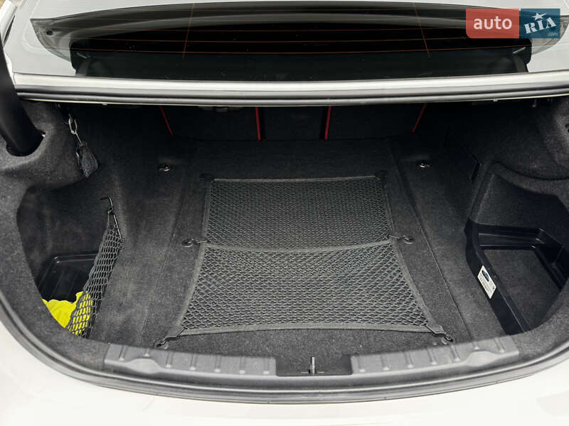 Седан BMW 3 Series 2013 в Житомире