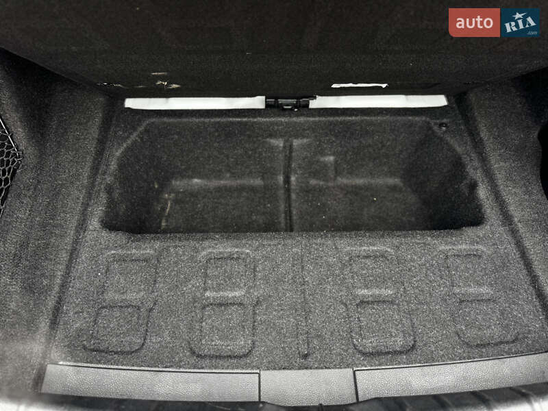 Седан BMW 3 Series 2013 в Житомире