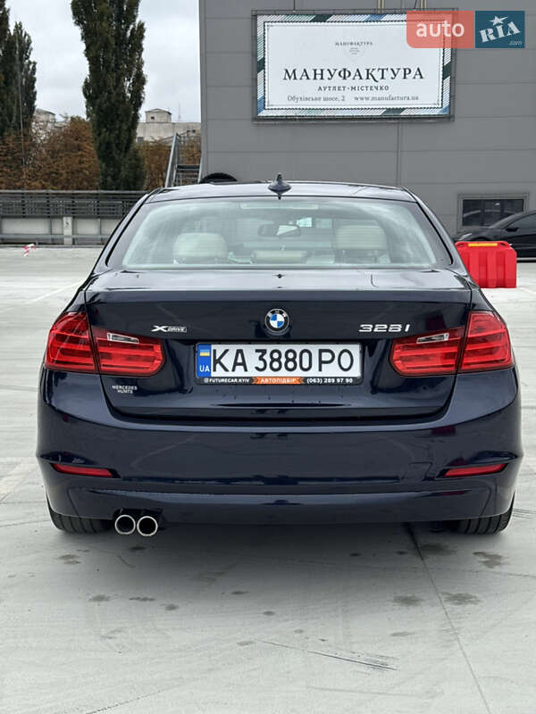 Седан BMW 3 Series 2014 в Киеве