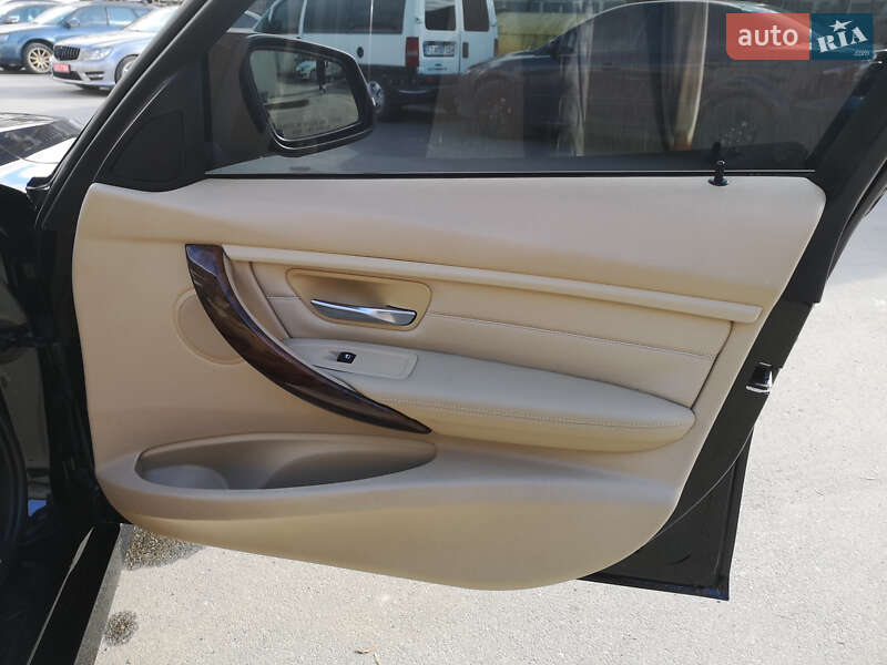 Седан BMW 3 Series 2013 в Калуше