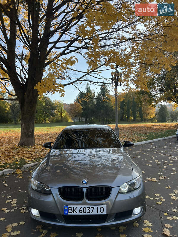 Купе BMW 3 Series 2008 в Ровно