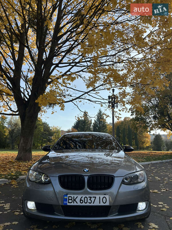 Купе BMW 3 Series 2008 в Ровно