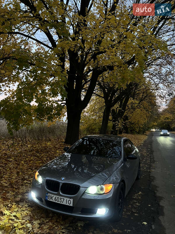 Купе BMW 3 Series 2008 в Ровно