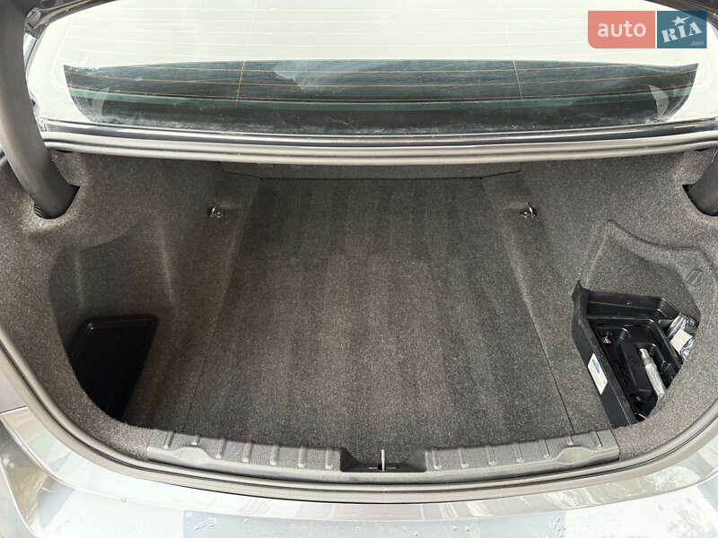 Седан BMW 3 Series 2017 в Ровно фото 20 Седан BMW 3 Series 2017 в Ровно