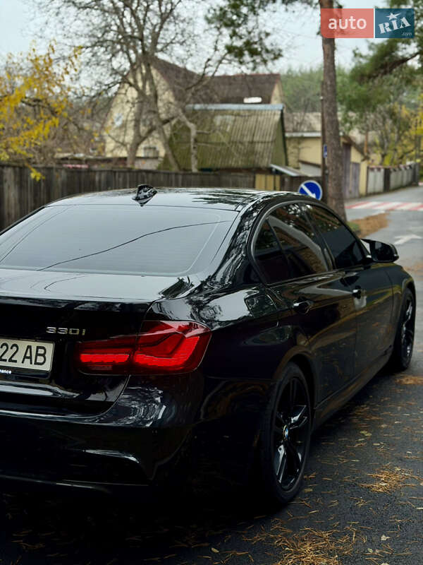 Седан BMW 3 Series 2016 в Киеве
