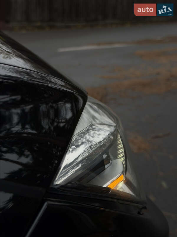 Седан BMW 3 Series 2016 в Киеве