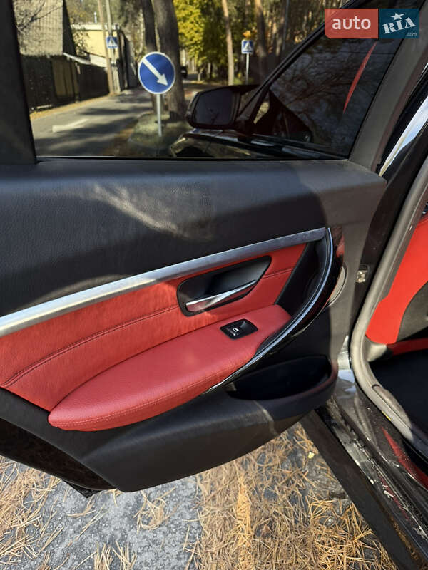 Седан BMW 3 Series 2016 в Киеве