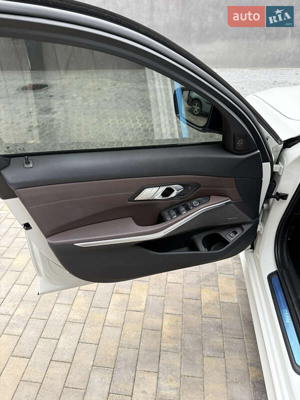 Седан BMW 3 Series 2020 в Одессе
