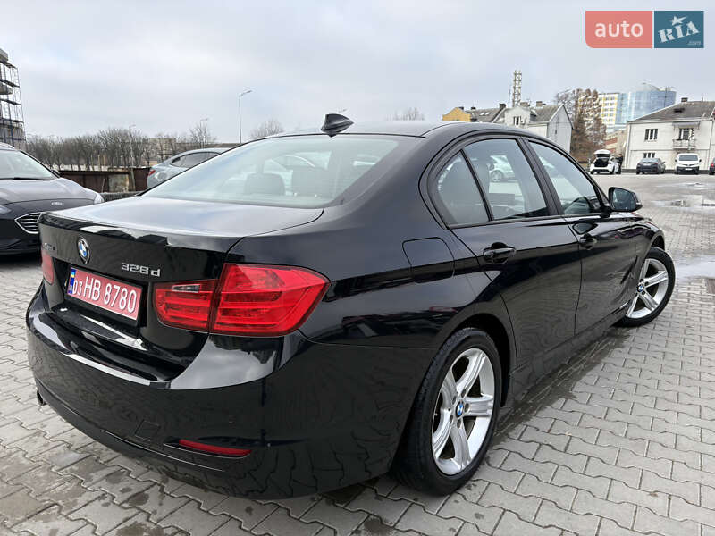 Седан BMW 3 Series 2014 в Львові