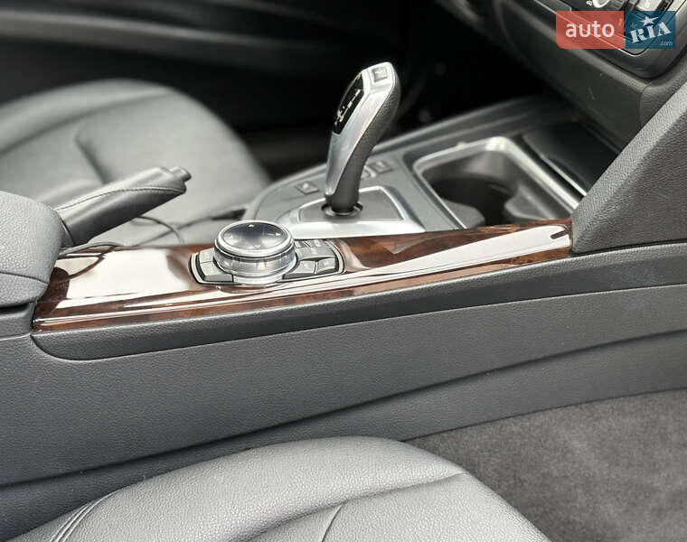 Седан BMW 3 Series 2014 в Львові