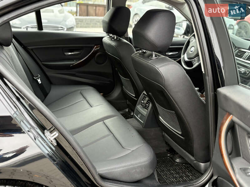 Седан BMW 3 Series 2014 в Львові