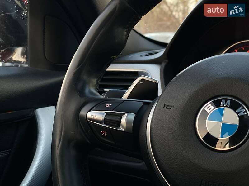 Седан BMW 3 Series 2016 в Львове