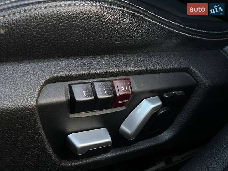 Седан BMW 3 Series 2016 в Львове