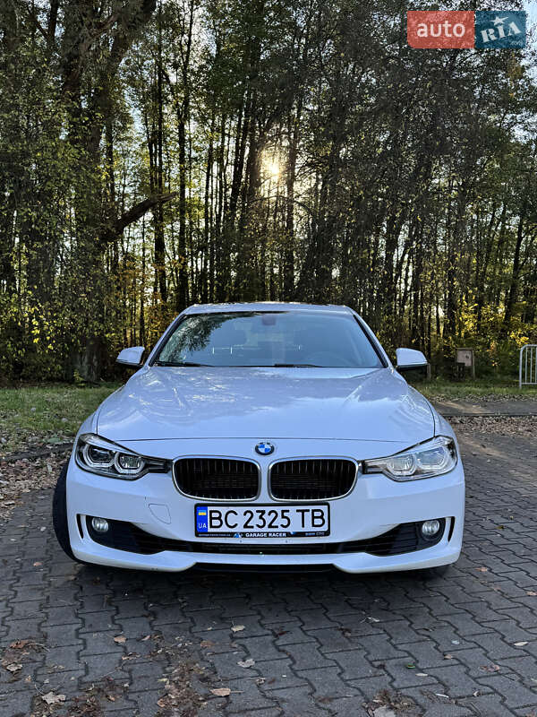 Седан BMW 3 Series 2012 в Львові