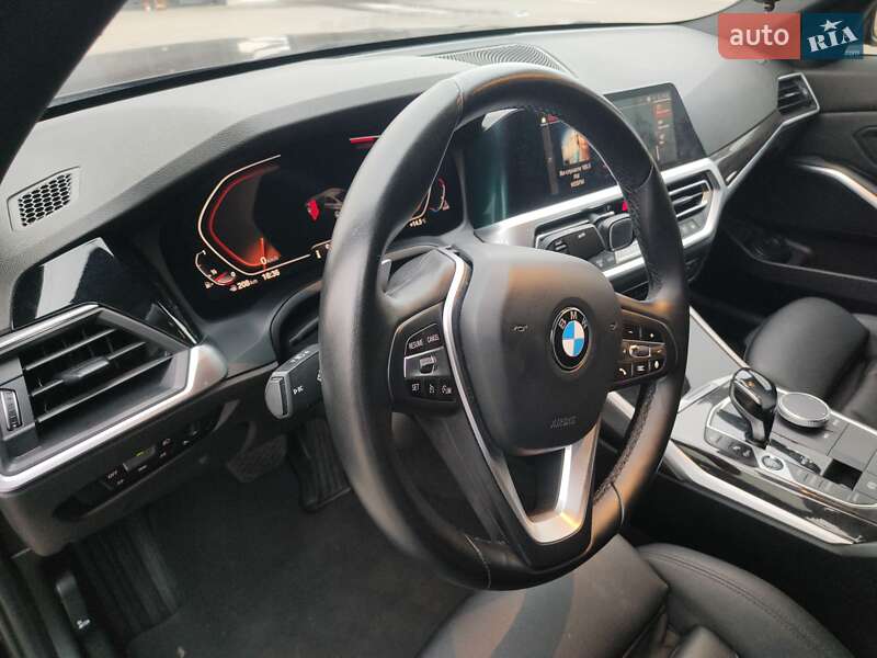 Седан BMW 3 Series 2019 в Киеве