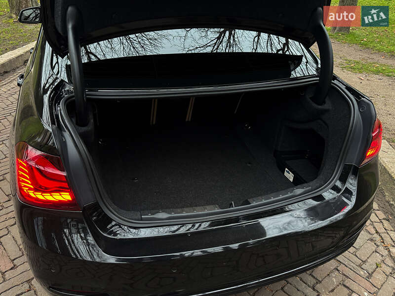 Седан BMW 3 Series 2017 в Конотопе