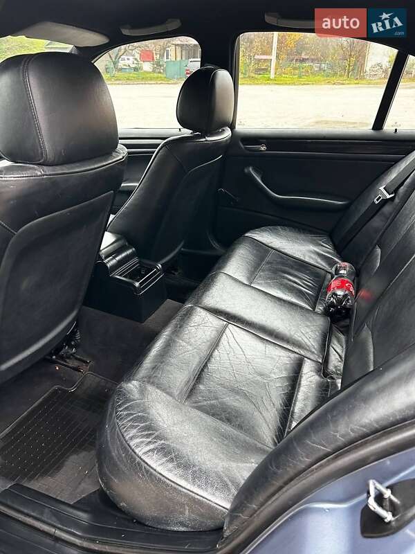 Седан BMW 3 Series 2001 в Изяславе