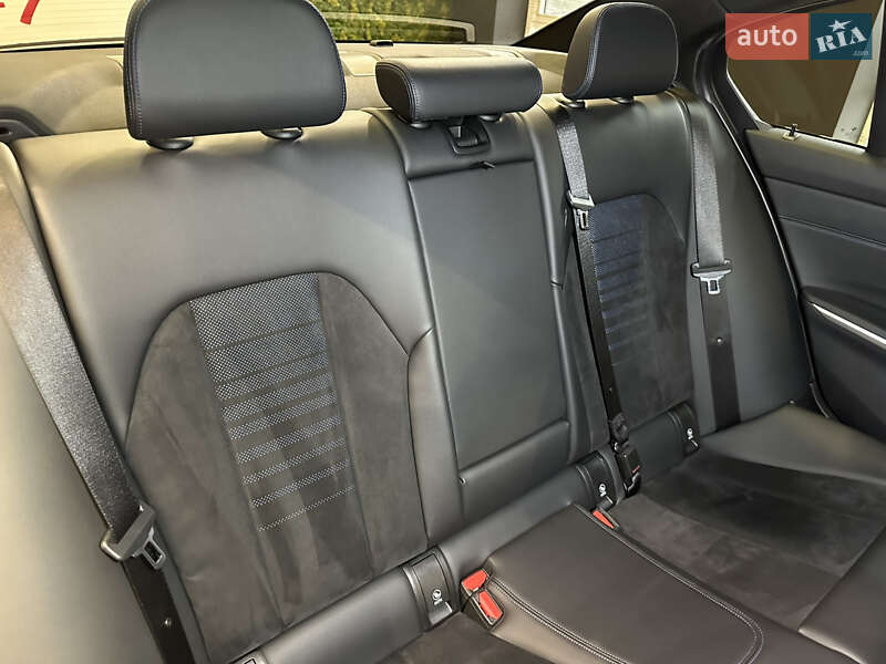 Седан BMW 3 Series 2019 в Киеве