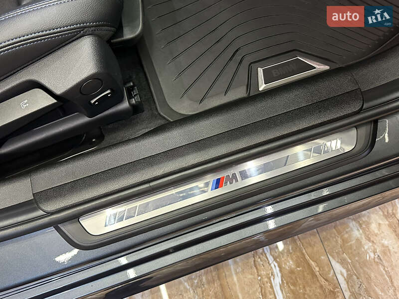 Седан BMW 3 Series 2019 в Киеве