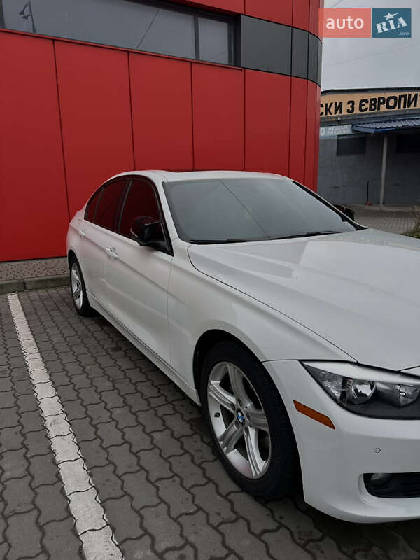 Седан BMW 3 Series 2013 в Львові