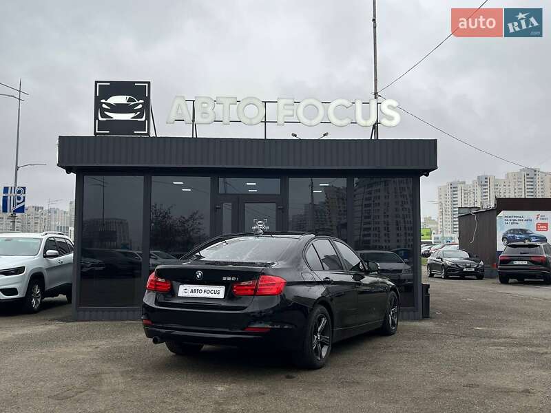 Седан BMW 3 Series 2015 в Киеве