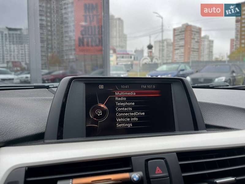 Седан BMW 3 Series 2015 в Киеве