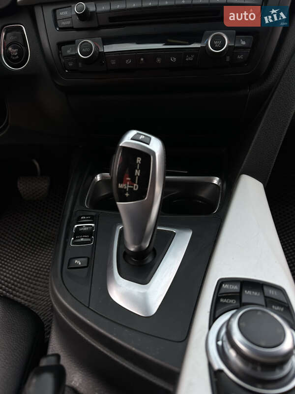 Седан BMW 3 Series 2013 в Львові