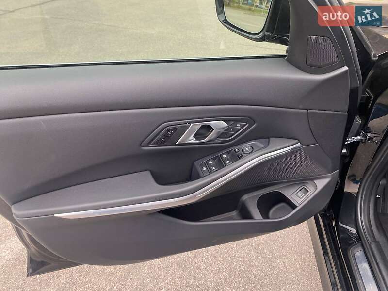 Седан BMW 3 Series 2023 в Киеве фото 39 Седан BMW 3 Series 2023 в Киеве