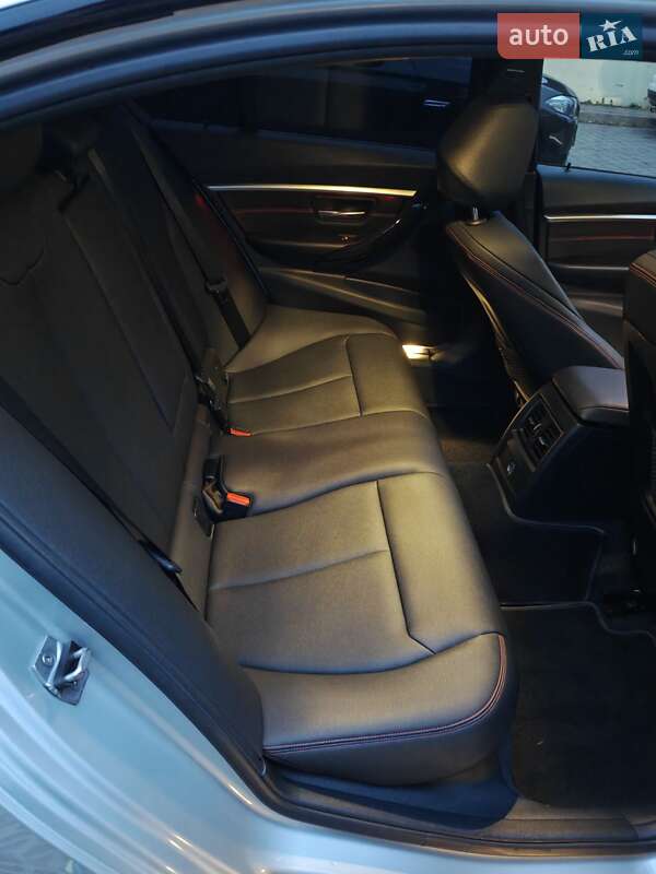 Седан BMW 3 Series 2016 в Львове