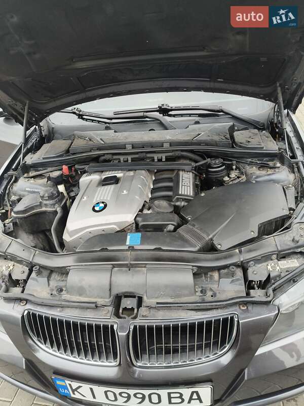 Седан BMW 3 Series 2005 в Володарке