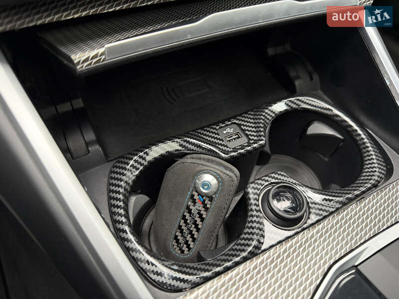 Седан BMW 3 Series 2018 в Киеве