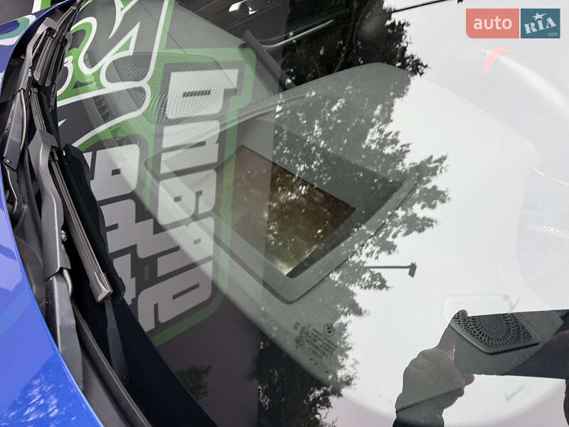 Седан BMW 3 Series 2018 в Киеве