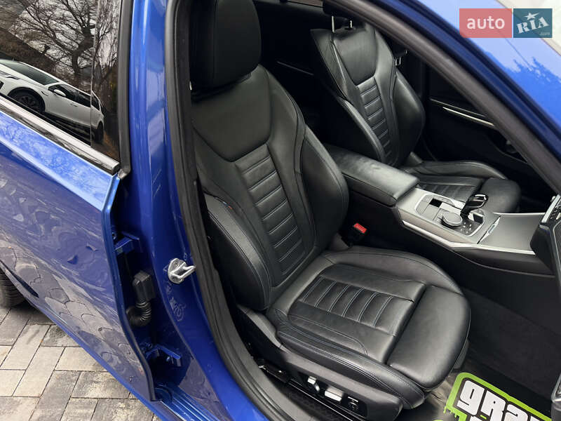 Седан BMW 3 Series 2018 в Киеве