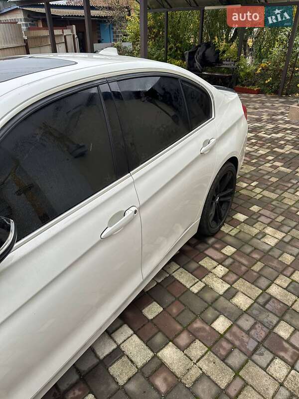 Седан BMW 3 Series 2017 в Гостомеле