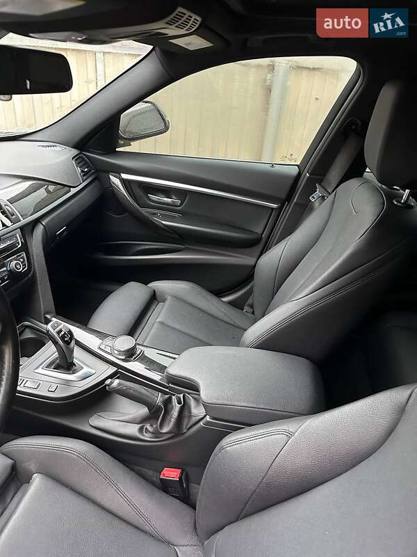 Седан BMW 3 Series 2017 в Гостомеле