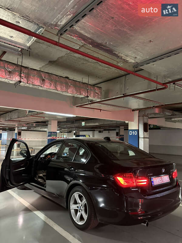 Седан BMW 3 Series 2014 в Львові