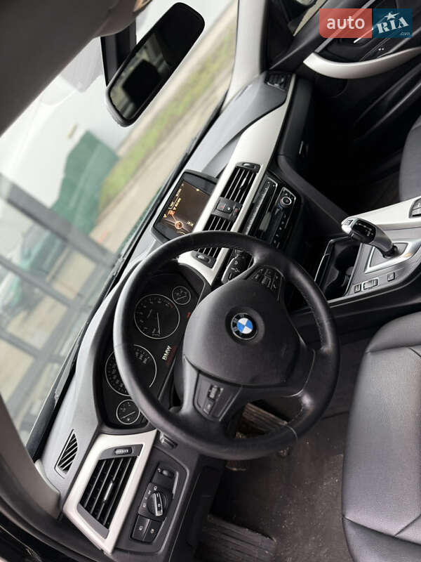 Седан BMW 3 Series 2015 в Киеве