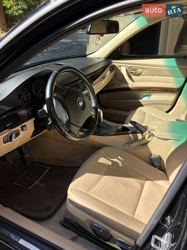 Седан BMW 3 Series 2011 в Николаеве
