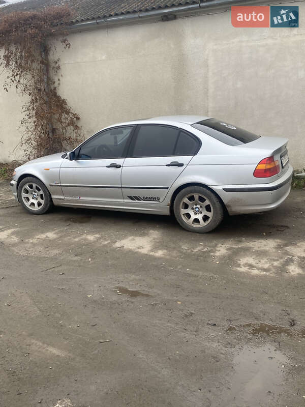 Седан BMW 3 Series 2003 в Белогорье