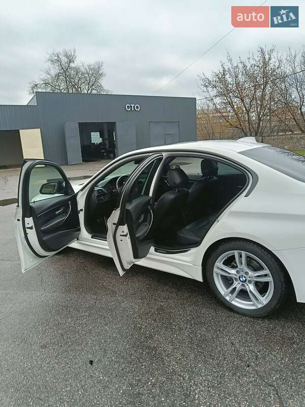 Седан BMW 3 Series 2015 в Сквире