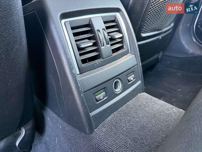 Седан BMW 3 Series 2016 в Львове