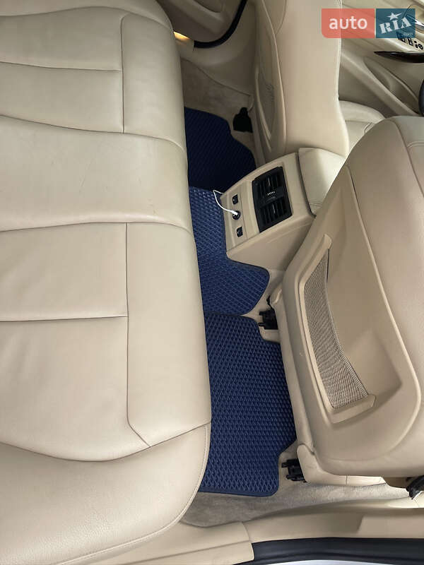 Седан BMW 3 Series 2014 в Львове