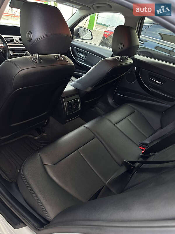 Седан BMW 3 Series 2015 в Броварах