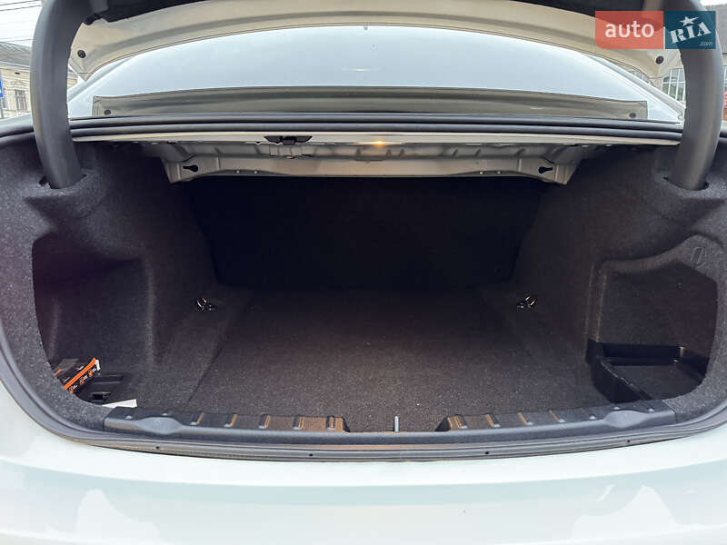 Седан BMW 3 Series 2018 в Коломые