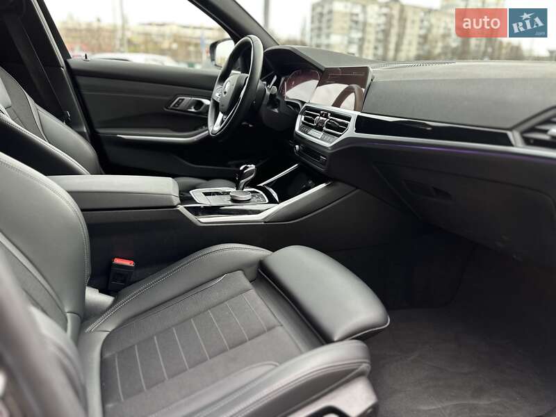 Седан BMW 3 Series 2022 в Киеве