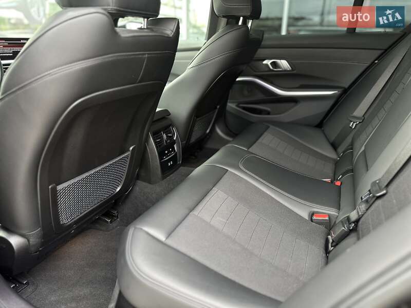 Седан BMW 3 Series 2022 в Киеве
