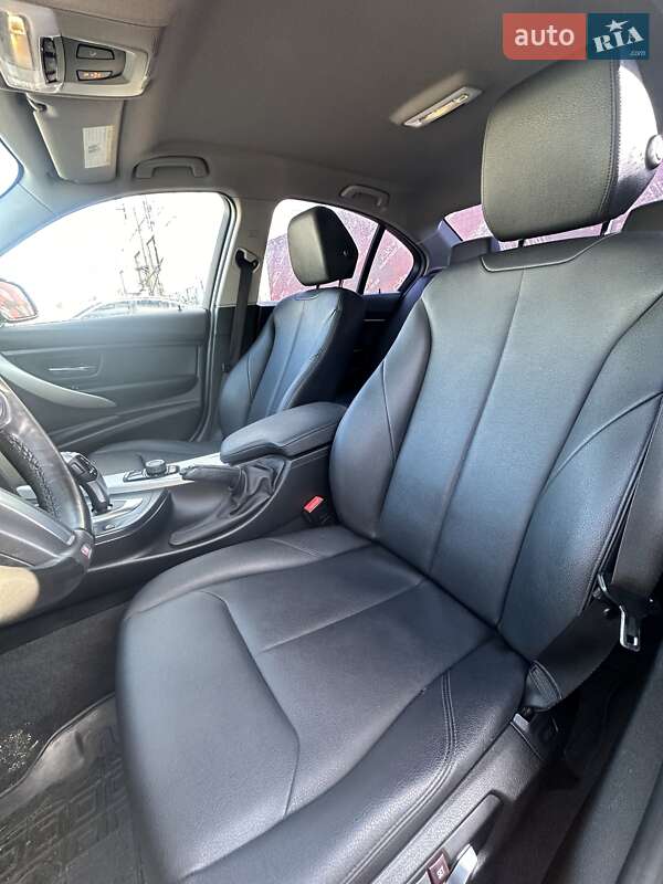 Седан BMW 3 Series 2015 в Сумах