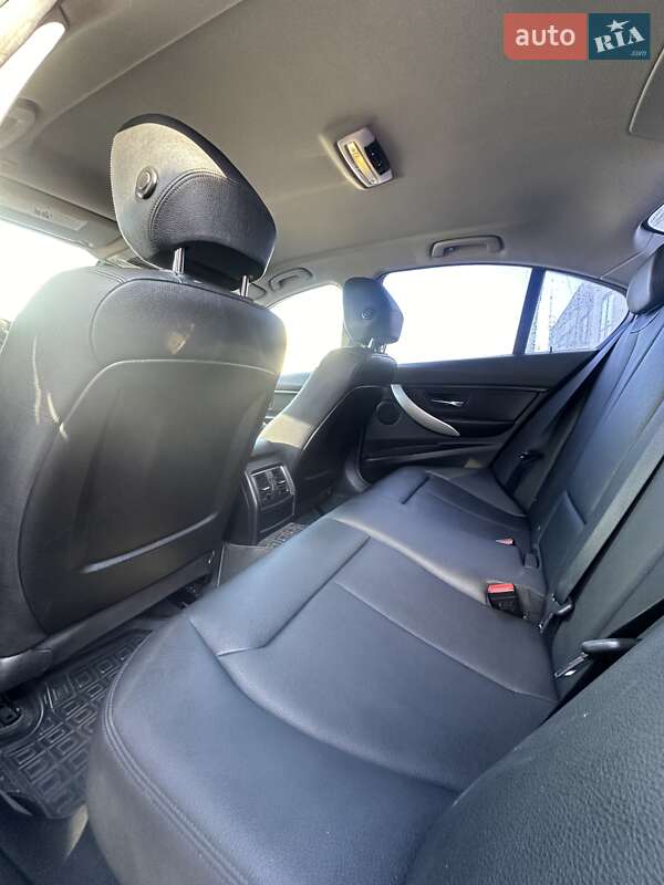 Седан BMW 3 Series 2015 в Сумах