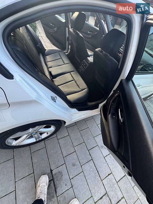 Седан BMW 3 Series 2014 в Львове